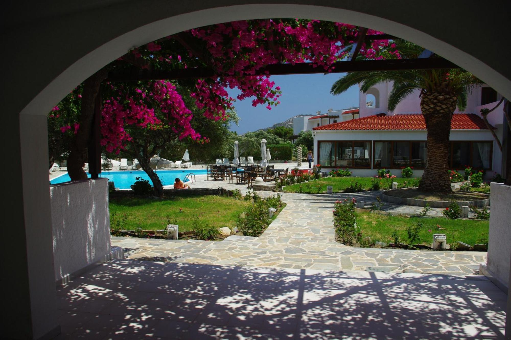 Astron Hotel Kerpe Dış mekan fotoğraf